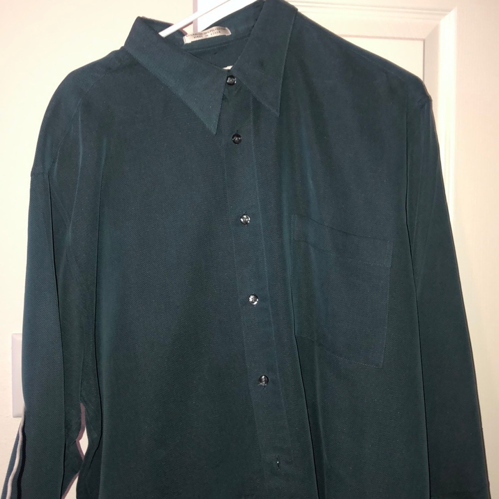 Never worn shirt amazing quality